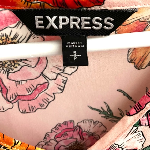 Express Peach floral blouse size Small - Picture 4 of 5